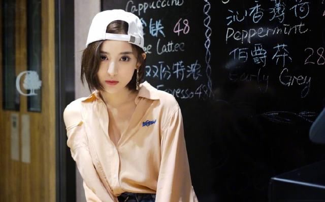 天生美貌，对自己的长相太有自信的三大星座，他们最不爱化妆