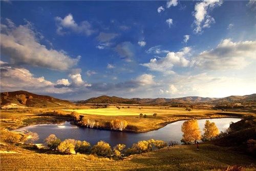 两千块也能玩出小众新天地?带你深度体验秋天最美神秘大草原