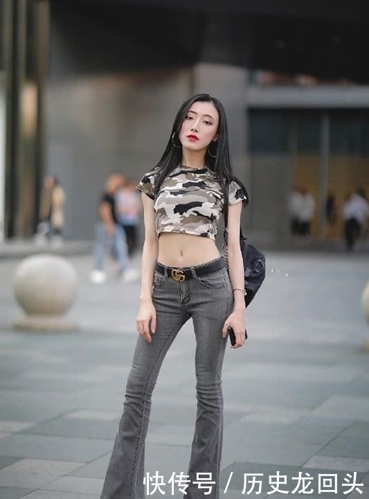 『感觉』简约又不乏时尚的美,淑女范的牛仔裤搭配,尽显你潇洒的一面