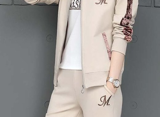 国庆节出游，穿裙子不方便!学70后老婆穿这套装，美的动人心魄