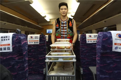 一路向西!昆明到大理动车时速200公里 票价和