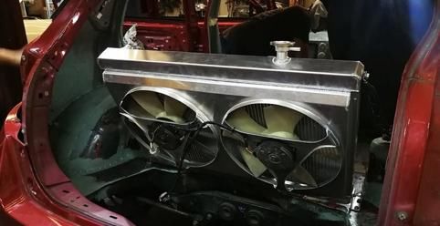  小鸭@爆改买菜车 700匹马力丰田Yaris!