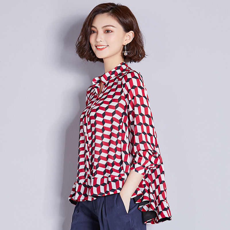 越来越多女人不穿裙子了，看看下面的秋衫，穿上变成时髦小女人