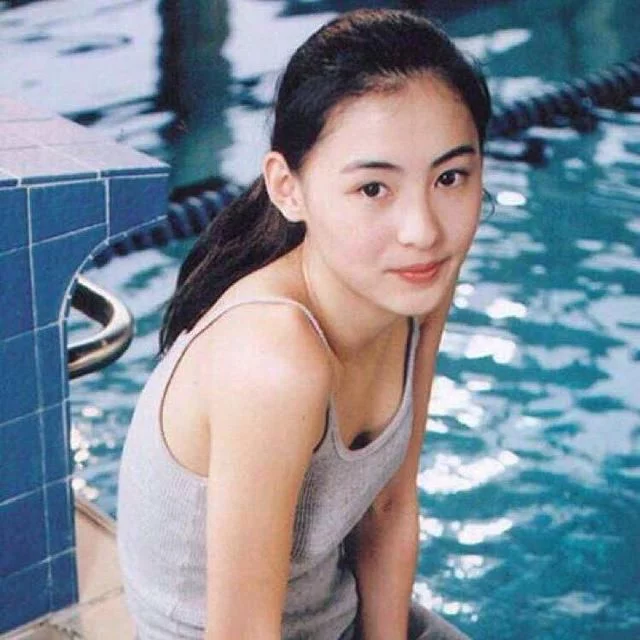 谢霆锋发微博求救 房间被淹情形危急, 被怒骂网友：黑粉太可怕