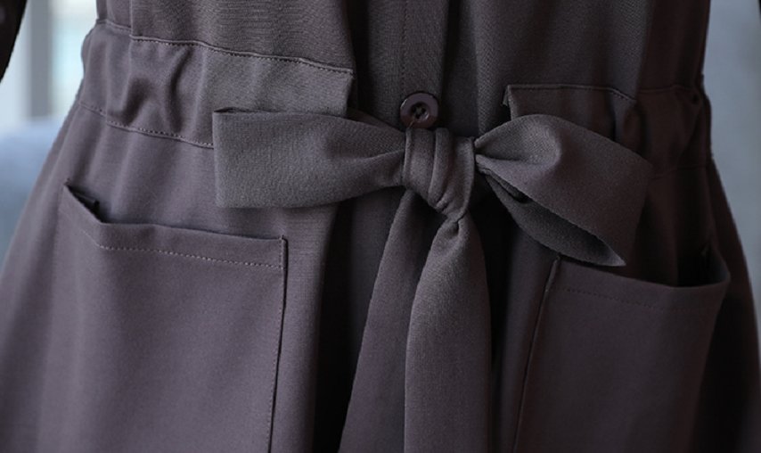 50岁小姨真会穿!瞧瞧她穿身上的“秋季套装”，洋气超显瘦