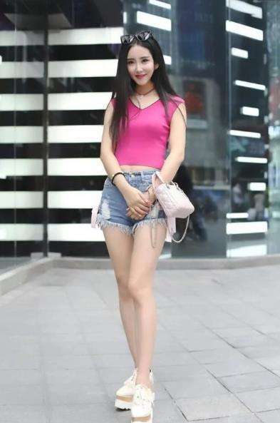 街拍: 当我看到图7站在水边时, 其他小姐姐就已经入不了我的眼了