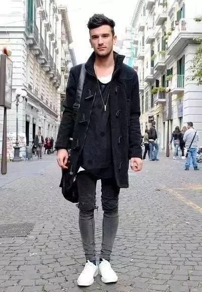  「正是」男士风衣简约风搭配，正是穿搭好时机！