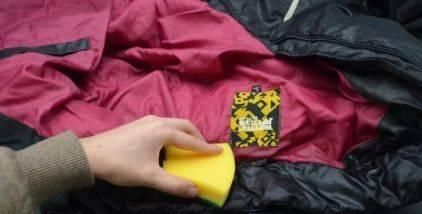  『这块』今天才知道，羽绒服领子上的这块布，还有如此神奇的“用处”，早知早受益