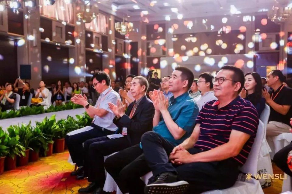 源于丝绸,高于丝绸:万事利丝香门第荣耀上市!