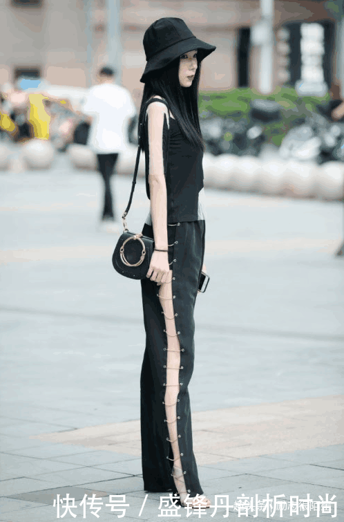 图4吊带配短裤太的迷人， 你妈若想让她当儿媳， 你能追到她吗!