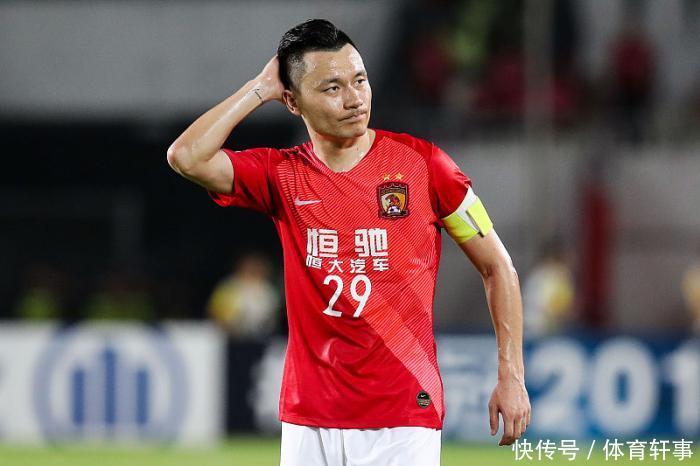  「外援」他在恒大战功赫赫仍遭质疑，表现堪比外援，还被嘲讽不