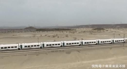  [斥资]斥资1106亿元，中国高铁开进沙漠，百万沙特人赞叹：太疯