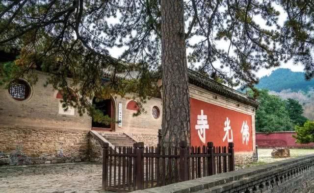  【中国】梁思成林徽因的文化远征：万里跋涉找到“中国第一国宝