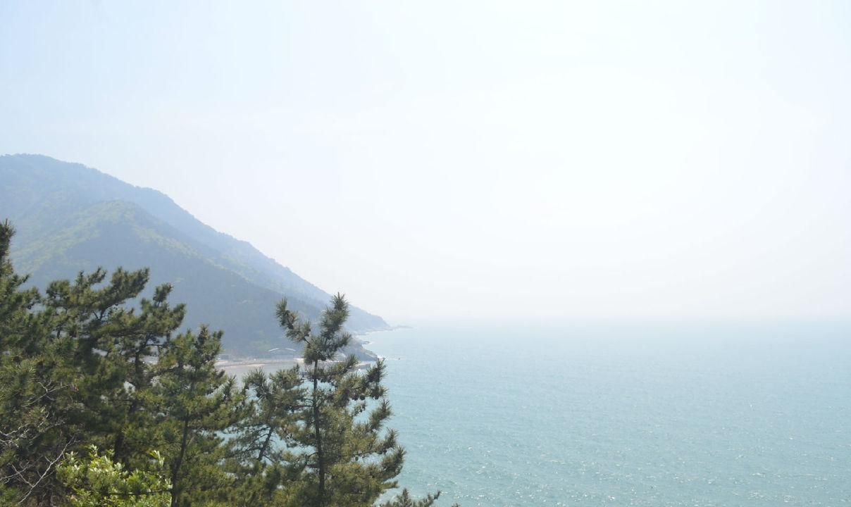 山东很受欢迎的一座山，海拔1132.7米，是中国海岸线第一高峰