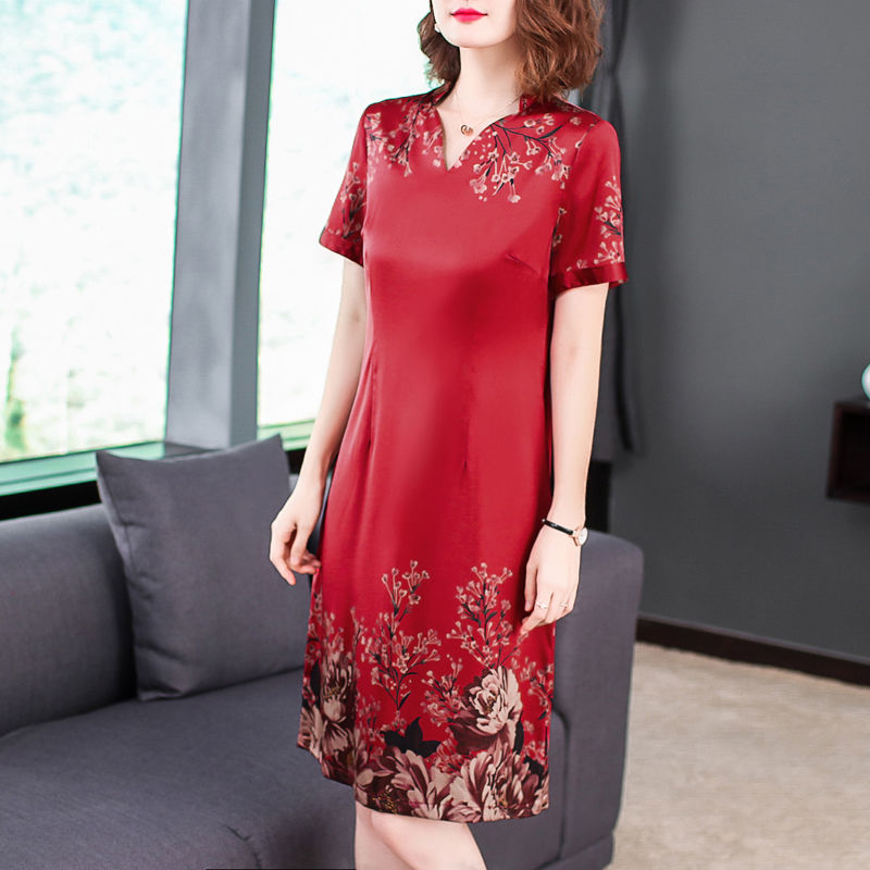 丰满的女人多穿这种衣服，前凸后翘迷死人，回头率高到爆表