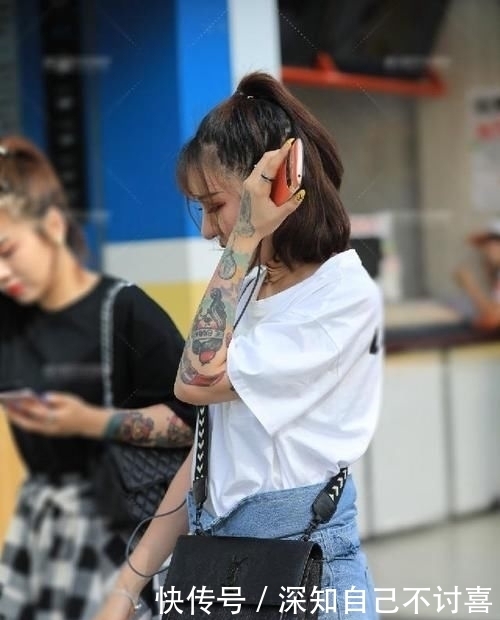 短裤|街拍:露兜短裤究竟有多大的魅力,竟然让小姐姐这么爱