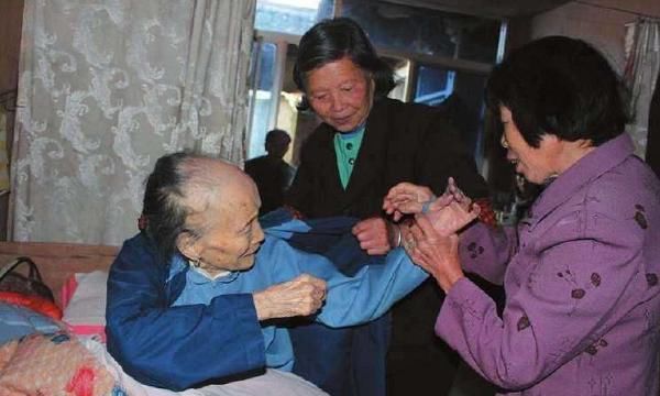  「养老金」10月起，农村3类人禁止再领养老金，领过的也要退回！