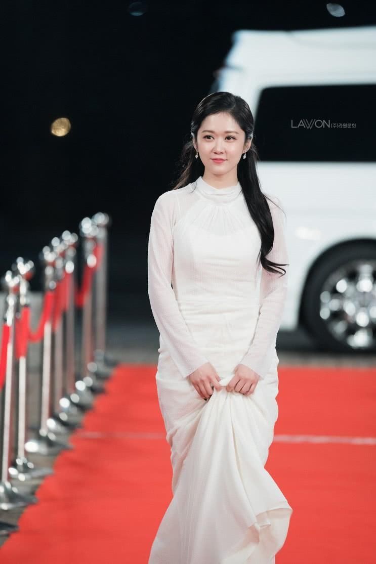 张娜拉出道17周年发声:仍旧想回到中国发展,渴