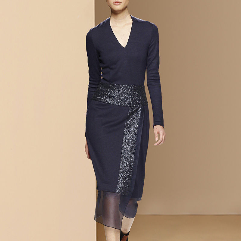 都夸我风韵犹存，完全不像49岁，只因穿这欧版裙，嫩的一败涂地