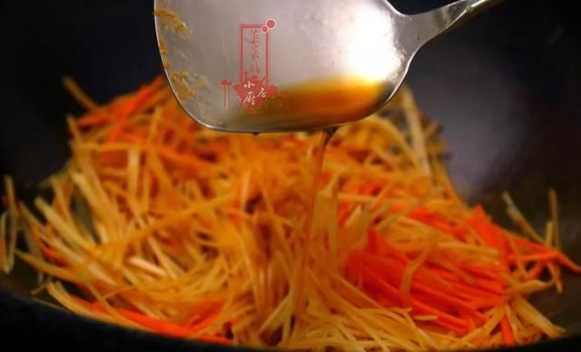  『肯定』这么吃土豆，你肯定是第一次见，三碗米饭都止不住呢！
