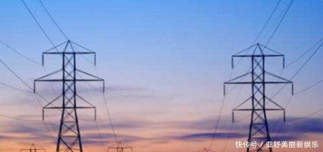 农村电费越交越多插座放一样物体，电费少缴一半，不再花冤枉钱