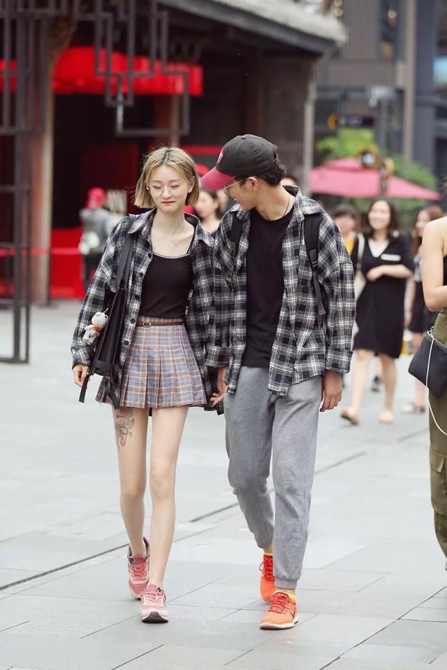 街拍图满多短发的小姐姐你成功撩到我了!