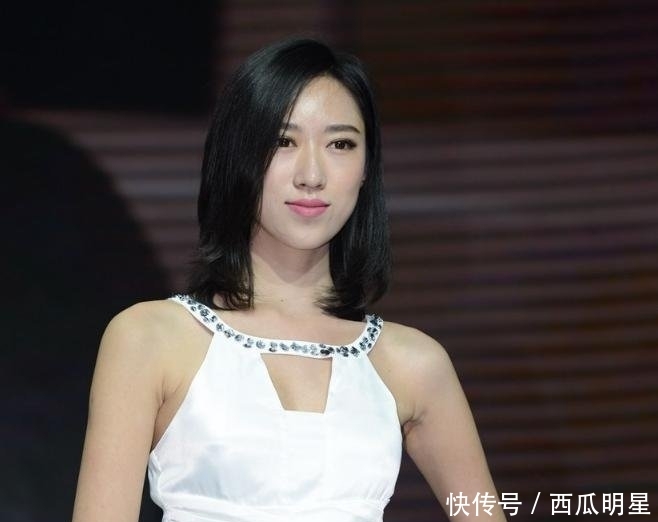 气质@车模淡妆亮相,优雅气质配靓丽短发,时尚造型简直不要太迷人