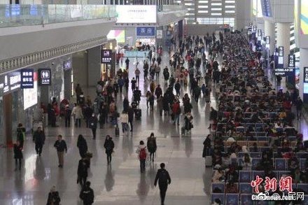 全国铁路调整运行图：超长版“复兴号”上线运营