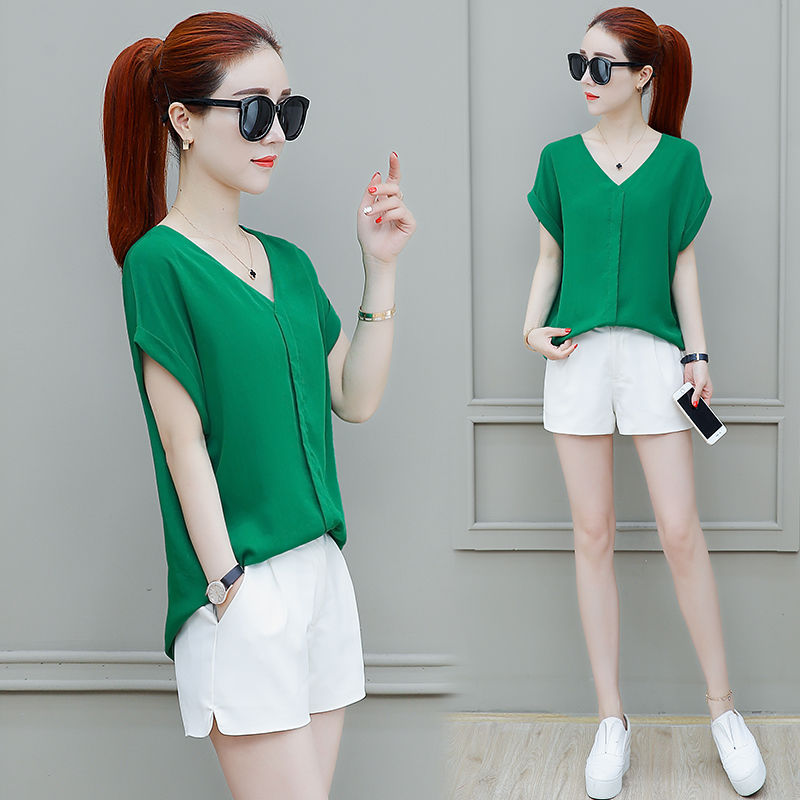 美女必备上衣,塑造纤细苗条身材,轻松捕获男人心