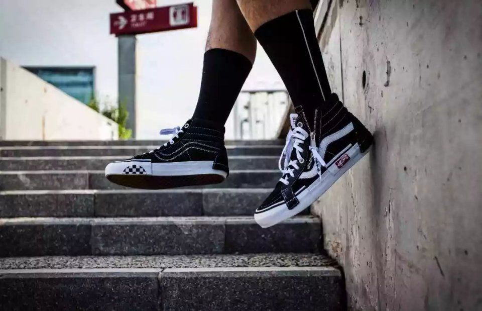 Vans “解构”新品今日发售!重新拼贴后身价竟翻了不止 5 倍