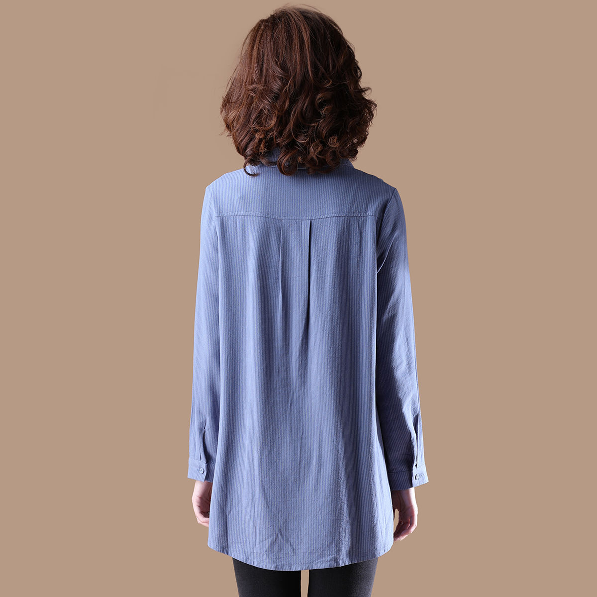 女人，入秋后别穿连衣裙了!刚上架的打底衫真不赖，美嫩有女人味