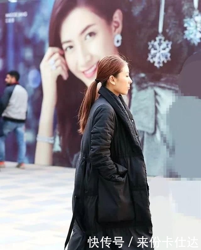  「羽绒大衣」长款羽绒服美女，不仅温暖，而且漂亮