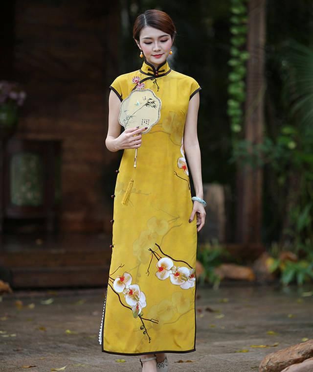  女性■35岁女性怎么穿旗袍才漂亮？春季照着穿搭，展示别样东方风情