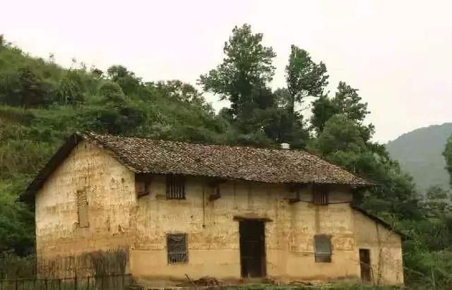 农村无证的房屋，拆迁时有补偿么？有房无证的农民可得注意了