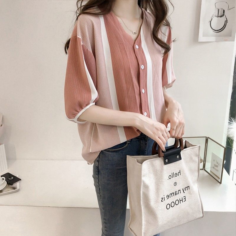 快到中秋，送了婆婆一件棉麻小衫，保暖又好看，穿上不像50岁