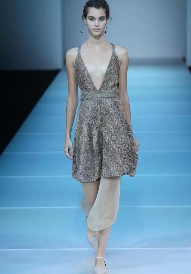 高跟鞋小白鞋通通不要，这双平底鞋今年一定要买!