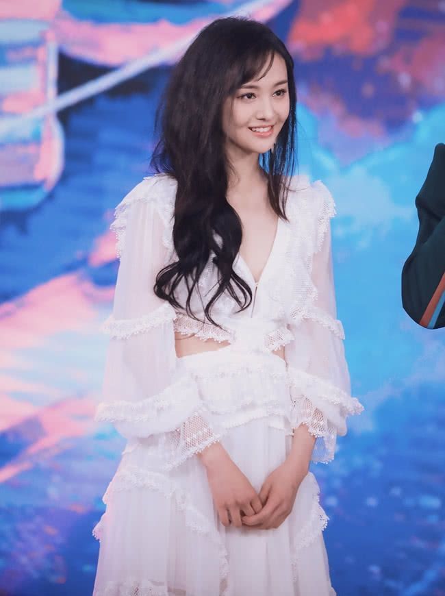 『精心』郑爽精心打扮到底有多美?当她穿上仙女裙时:终于信了张恒的眼光
