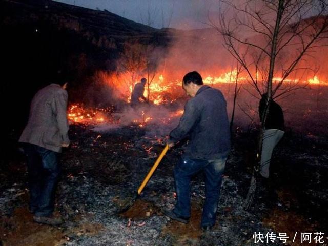 新婚夜家里突然失火,老婆穿睡衣跑出门,我正忙