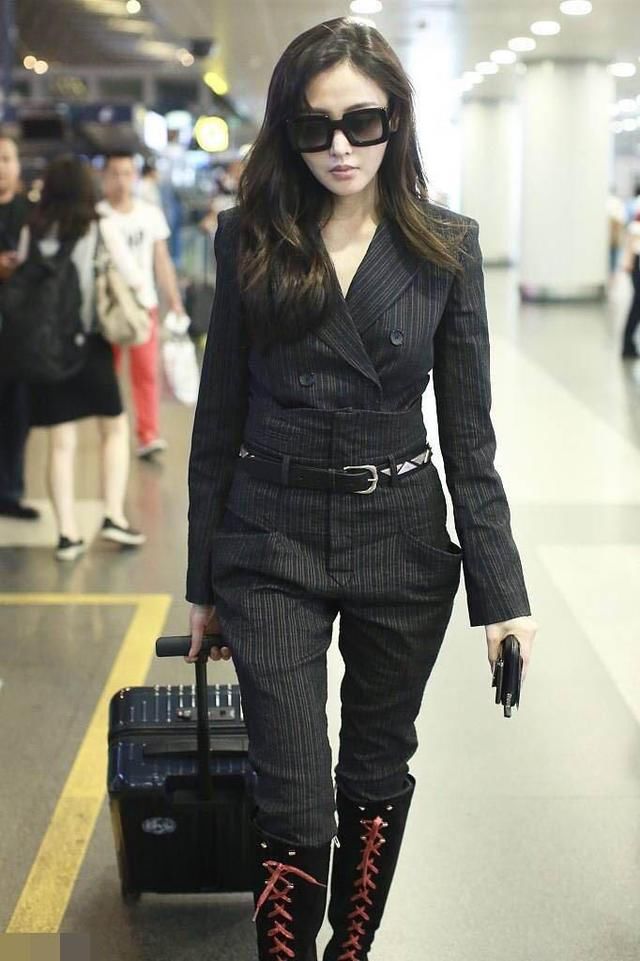 一双鞋如何轻松毁掉全身，看张天爱就知道了，网友：不敢往下看