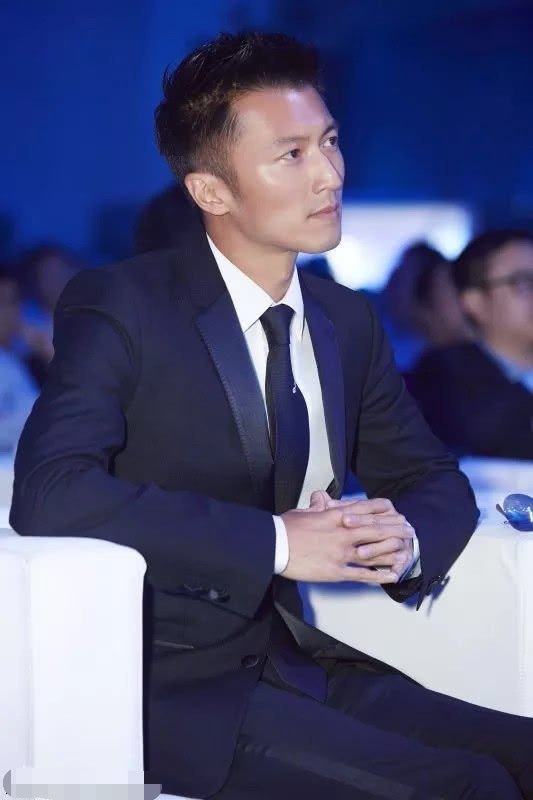 谢霆锋曲奇糖分超出标示五倍被停售，锋味发声明避谈敏感问题