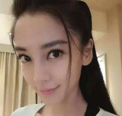  典型@双眼皮、一字眉已经过时了，现在流行「初恋脸」！