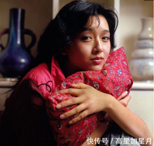 八十年代中国女性大街上美女遍地 学生时代的巩俐 漂亮的江珊 雪花新闻