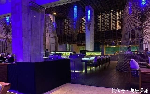  那一刻：在600多平的别墅房睡一晚是啥感觉？推开门那一刻就知道没白来