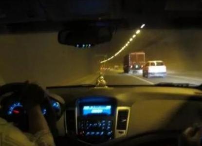 司机都不会晕车，晕车的都是乘客？这其中到底有什么猫腻呢！