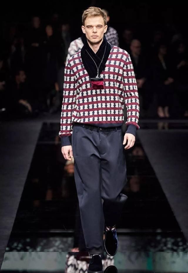 「延续」85岁的Armani先生,一直延续自己的风格,优雅简约的更加年轻化