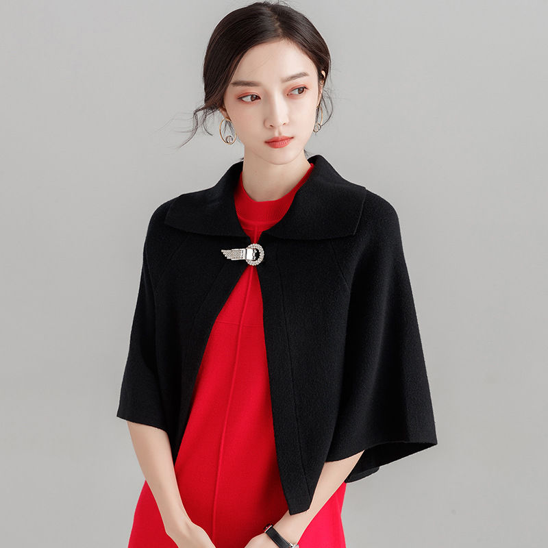 假如我才30几，旗袍白送我也不穿，瞧小衫+开衫，美的令我羡慕