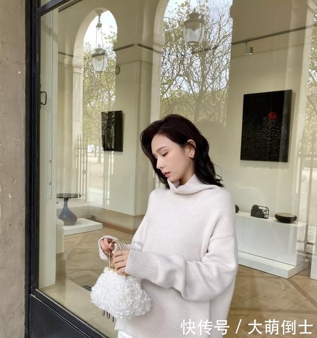 『针织』忽冷忽热的季节,内搭是关键!这样穿脱了外套也超美