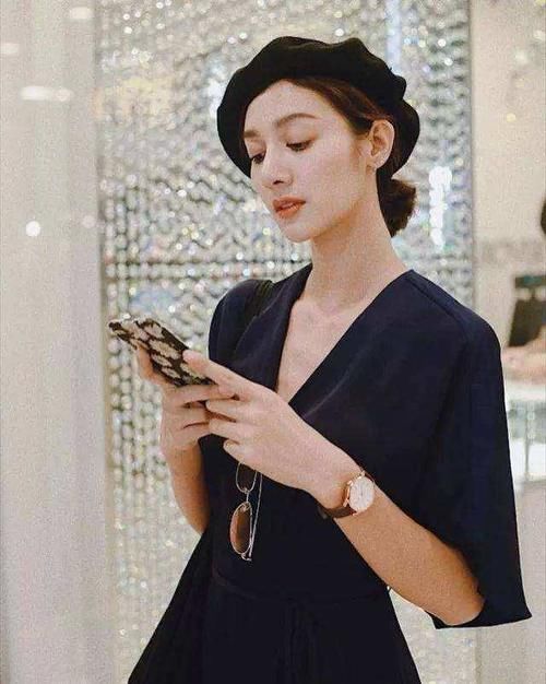  「穿搭技巧」泰国时尚博主兼模特，凭九头身身材圈粉，还是亚洲女生穿搭模板