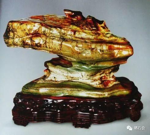 小县城发现的石头,捡来就能卖钱,成为当地人的聚宝盆