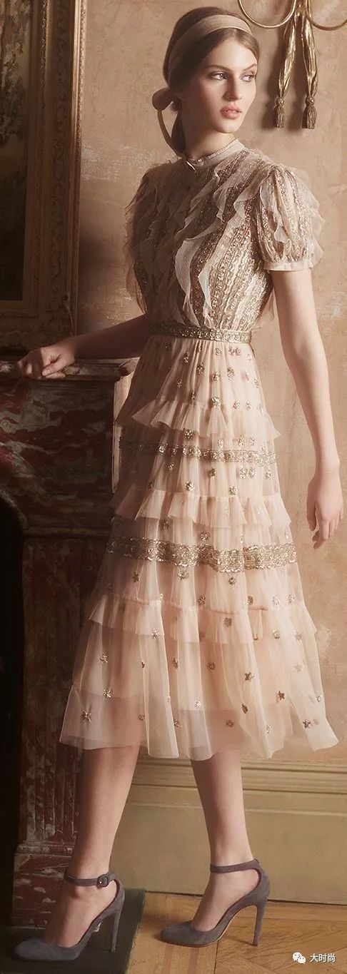 伊能静被赵雅芝“带坏”了，7000块的“奶奶衣”还能穿成18岁!